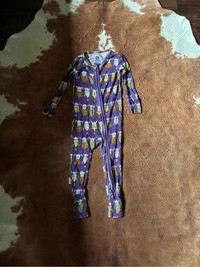 Purple Long-Sleeve Kids Zip-Up Bodysuit with Yellow & White Bug Print